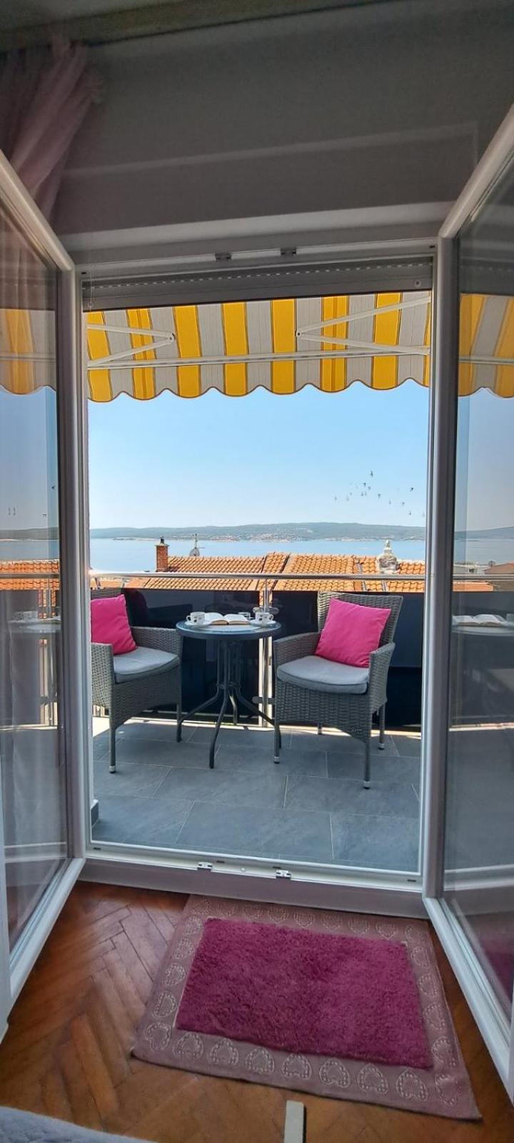Apartments Ema Crikvenica Exterior foto