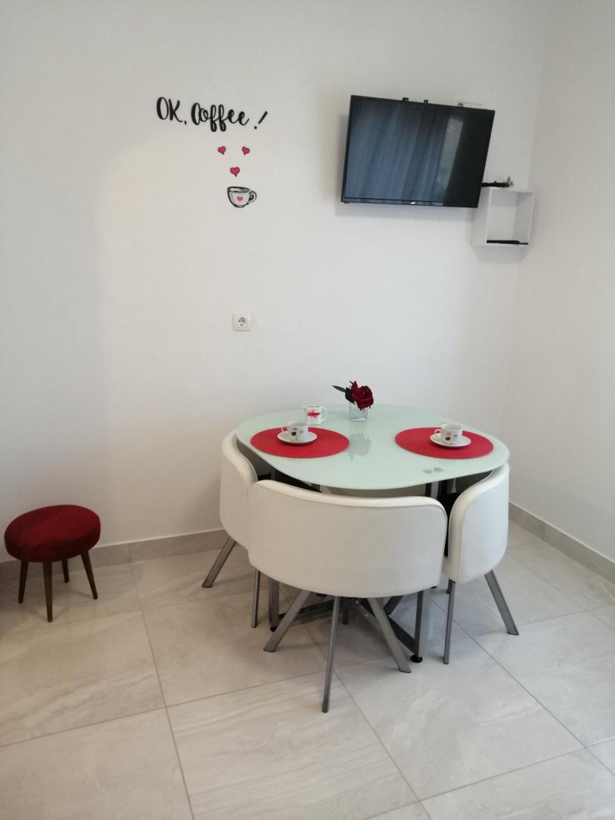 Apartments Ema Crikvenica Exterior foto
